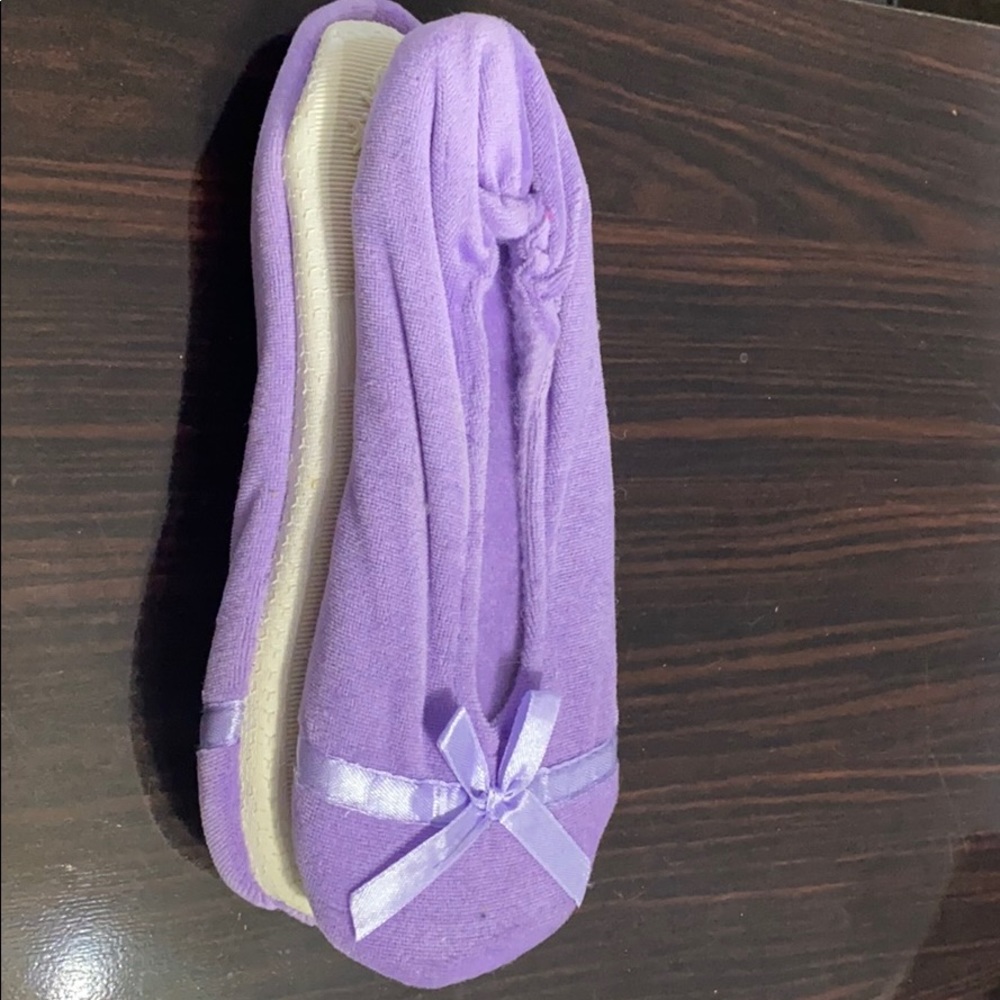 CHATTIES GIRL”S PURPLE SLIPPERS Size Large